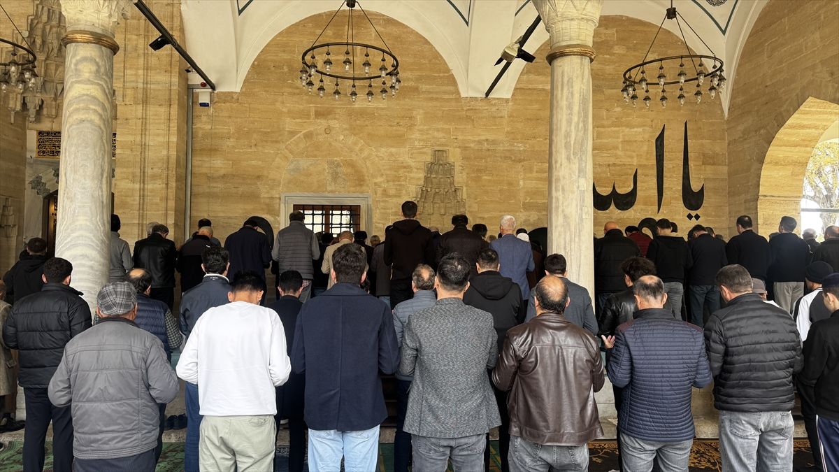 Kahramanmaraş'taki saldırıda hayatını kaybedenler için Trakya'da gıyabi cenaze namazı kılındı