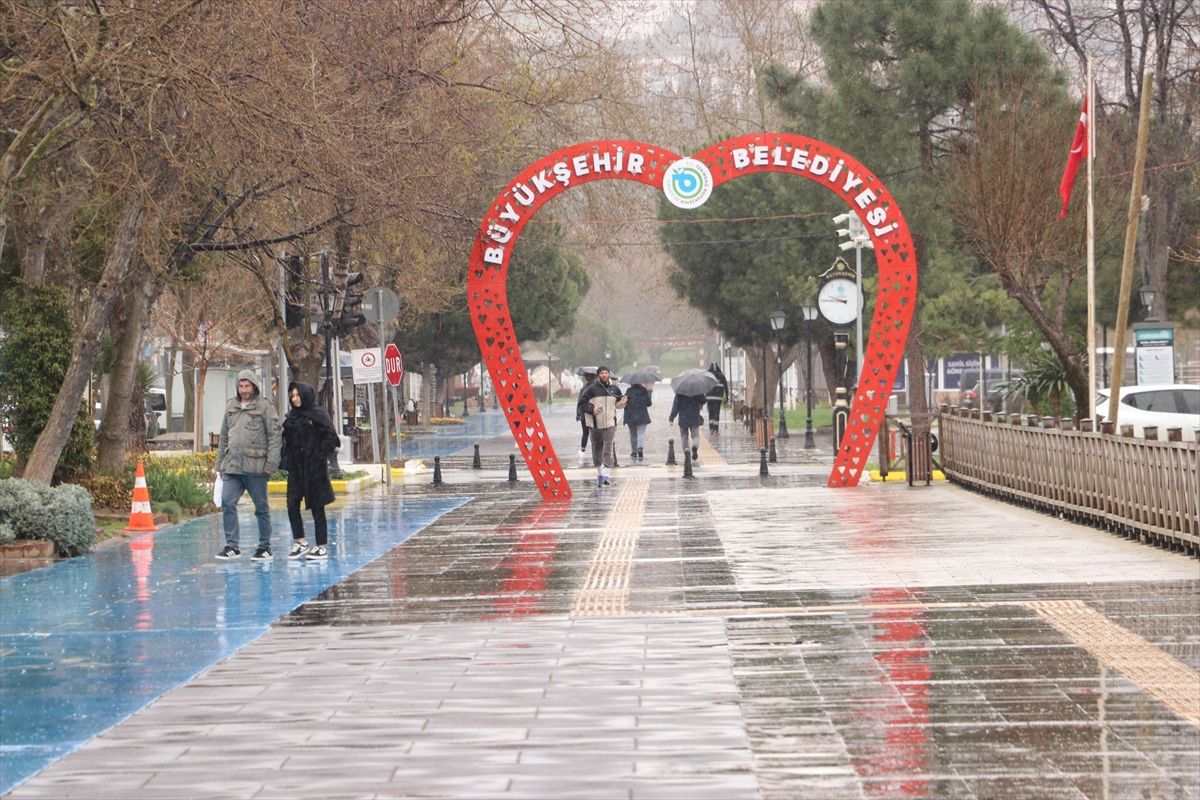 Trakya'da sağanak etkili oluyor