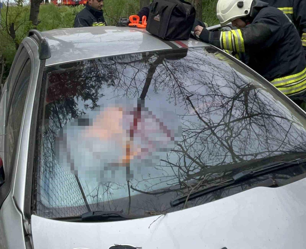 Tekirdağ'da şarampole uçan otomobilin sürücüsü hayatını kaybetti