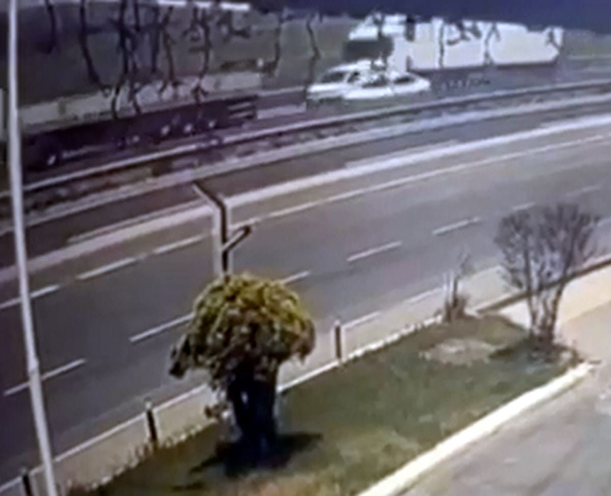 Tekirdağ'da 3 aracın karıştığı zincirleme kaza kamerada, sürücü yaralı