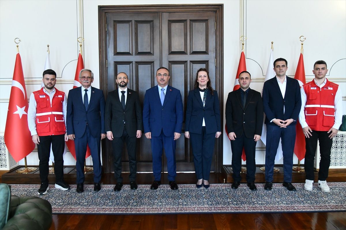 Türk Kızılay Avrupa Bölge Müdürü Kızanlık'tan Vali Soytürk'e ziyaret