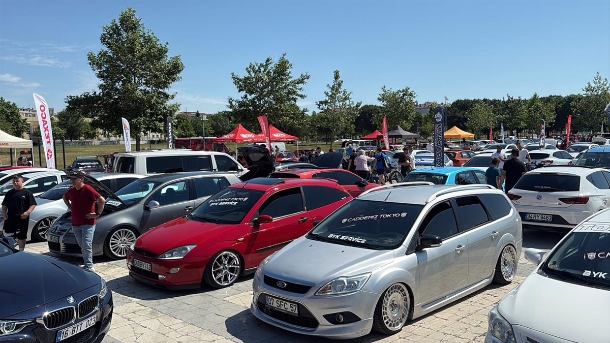 Modifiye araç tutkunları Tekirdağ'da buluştu