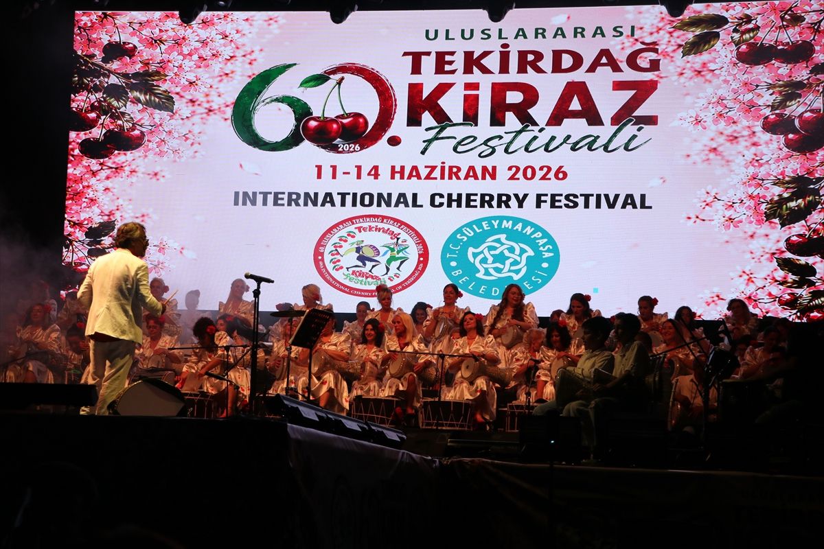 Tekirdağ Ritmi Ahenk Grubu Kiraz Festivali'nde sahne aldı