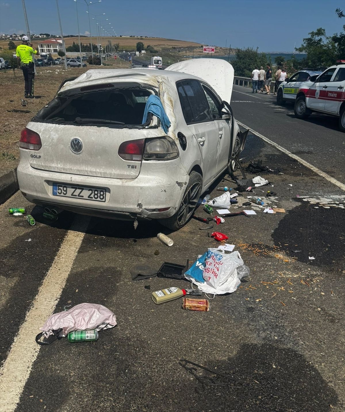 Tekirdağ'da devrilen otomobildeki çift yaralandı