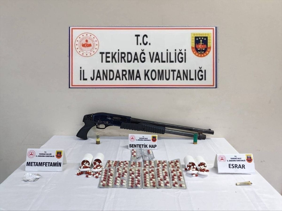 Tekirdağ'da evinde uyuşturucu hap ele geçirilen zanlı gözaltına alındı