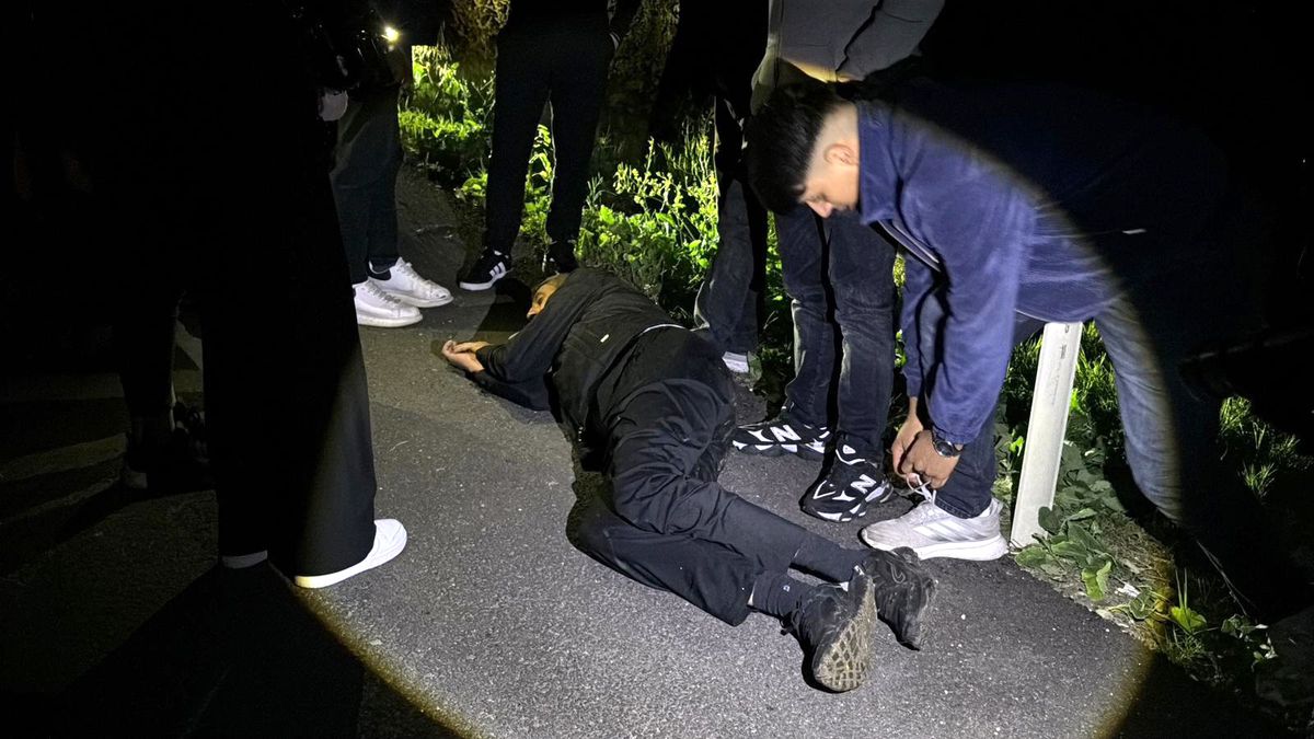 Takla atan araçtan yara almadan çıktılar
