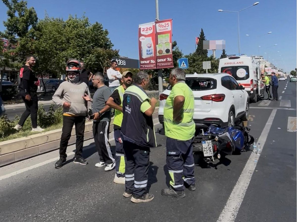Tekirdağ'da motosiklet yayaya yol veren araca çarptı