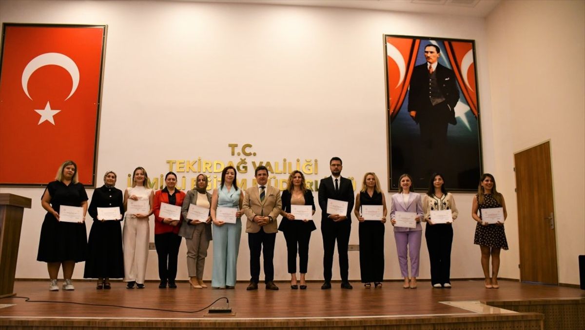 Tekirdağ Milli Eğitim Müdürü Yeniyol'dan öğretmen ve personele teşekkür belgesi