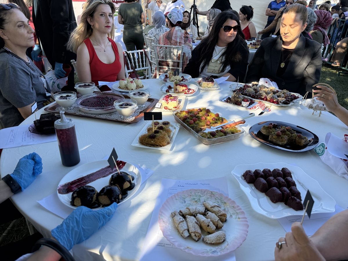 Tekirdağ'da düzenlenen uluslararası festivalde kirazlı lezzetler yarıştırıldı