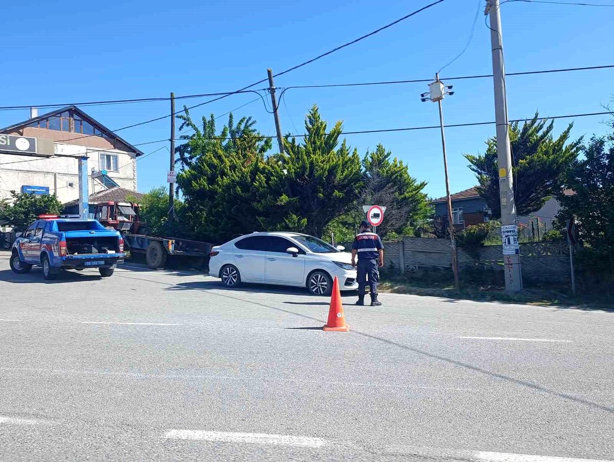 Otomobilde başından vurulmuş halde bulunan genç hayatını kaybetti
