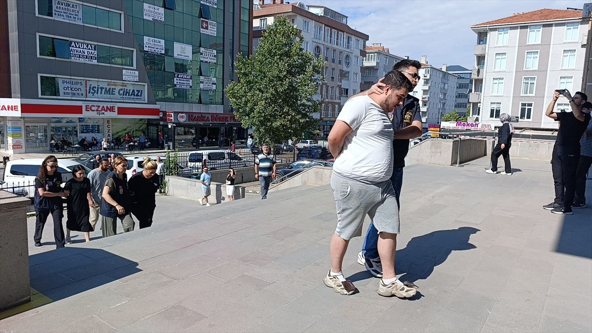 Tekirdağ'da marketten bebek maması çalan 2 şüpheli tutuklandı