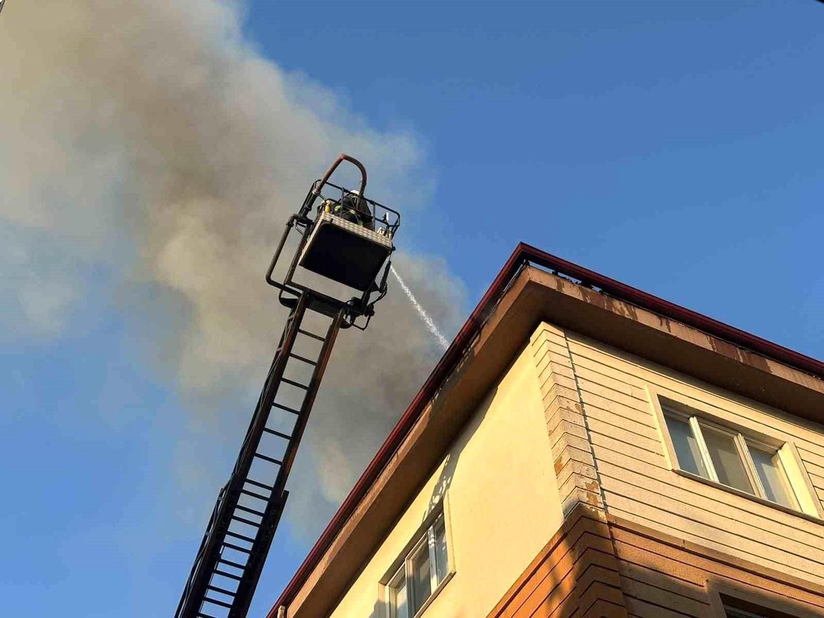 Muratlı'da çatı yangını