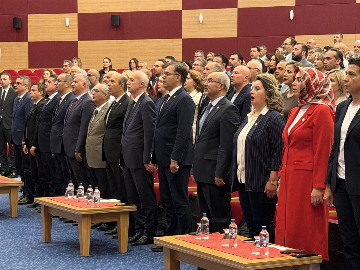 Trakya Üniversitesinde akademik ve idari personele başarı ödülleri verildi