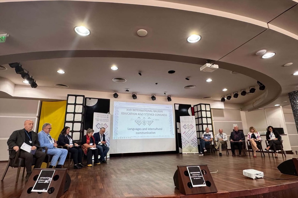 Trakya Üniversitesinin ortak olduğu eğitim kongresi Bulgaristan'da yapıldı