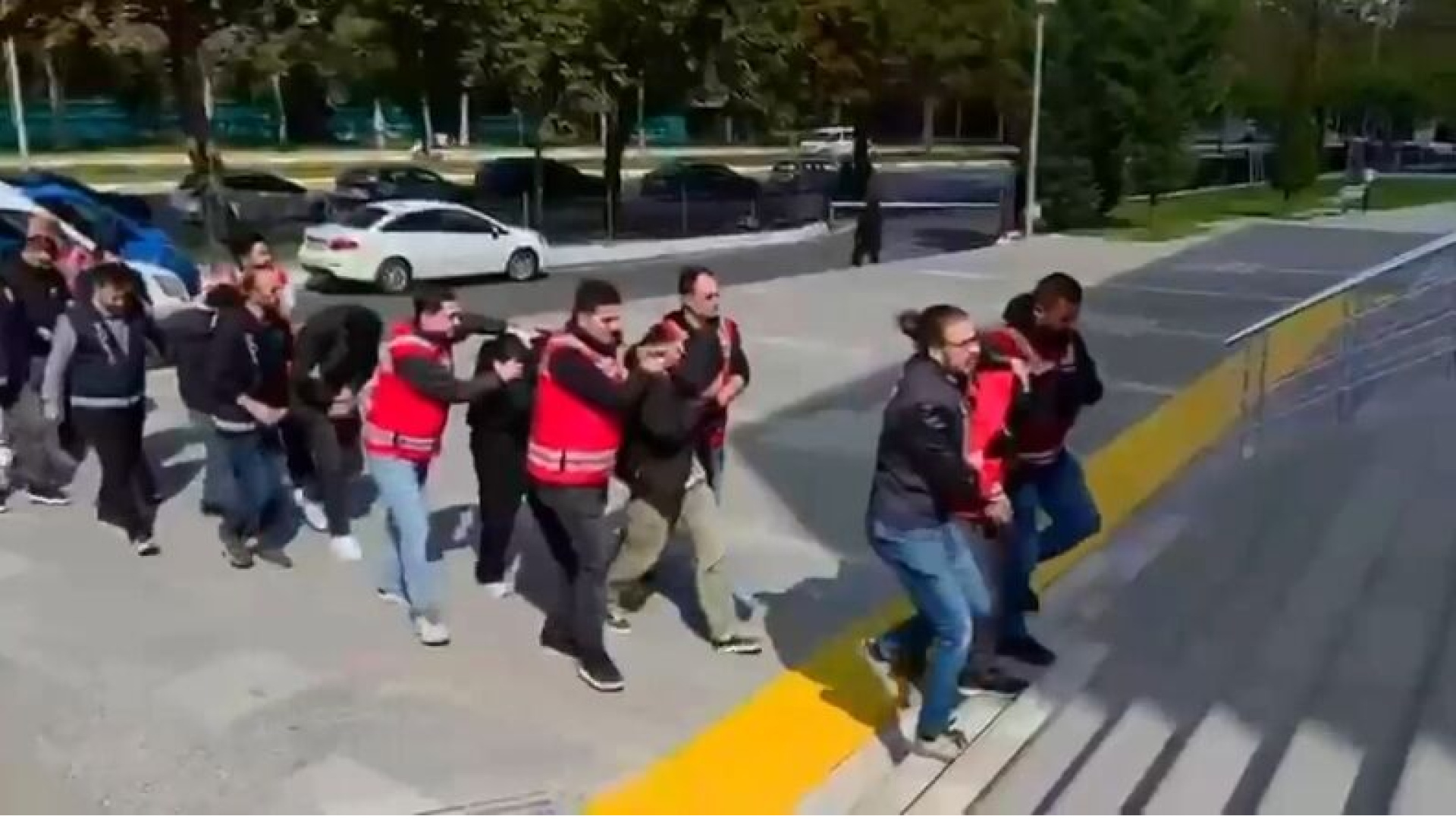 Çocuk müstehcenliği operasyonu: 6 tutuklama