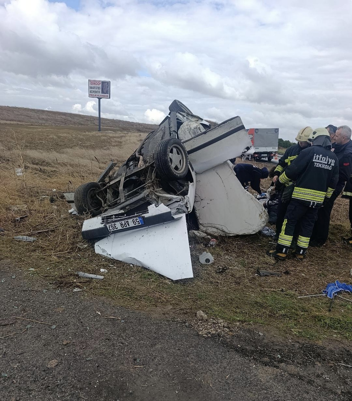 Tekirdağ Muratlı-Süleymanpaşa yolunda otomobil takla attı, 1 genç öldü, 3 kişi yaralandı